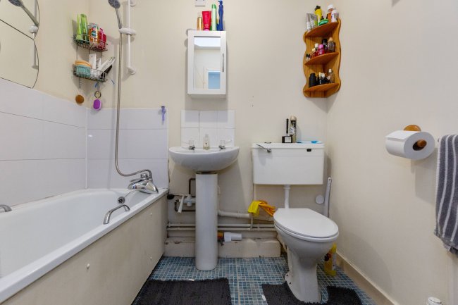 Verdon Court, Bishops Orchard, Farnham Royal, Slough SL2 3AB 3