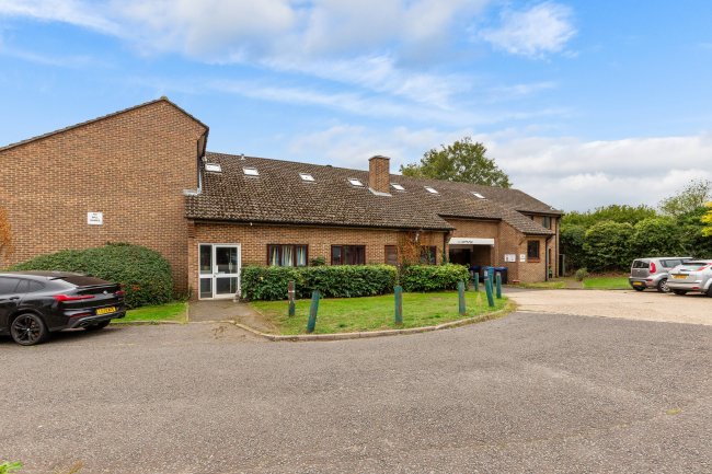 Verdon Court, Bishops Orchard, Farnham Royal, Slough SL2 3AB 3