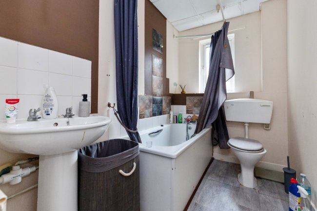 Verdon Court, Bishops Orchard, Farnham Royal, Slough SL2 3AB 3