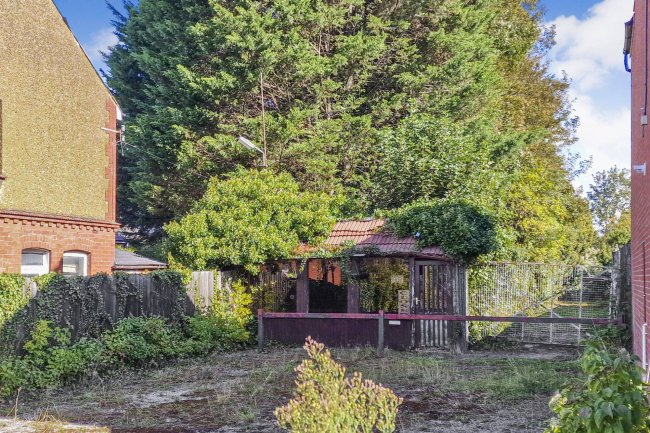 28 Oakley Road, Luton, LU4 9PU 5