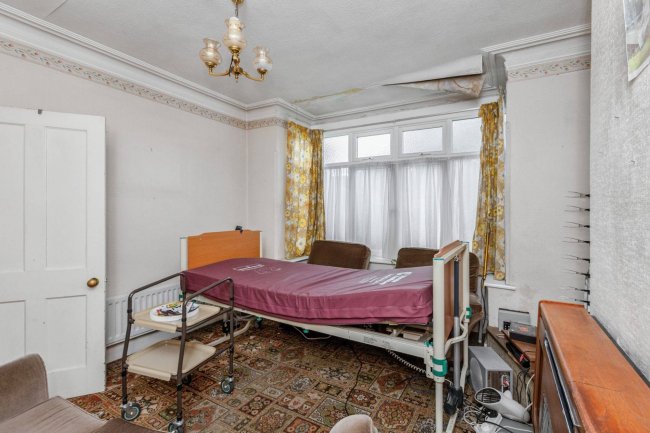 30 Oakley Road, Luton, LU4 9PU 6