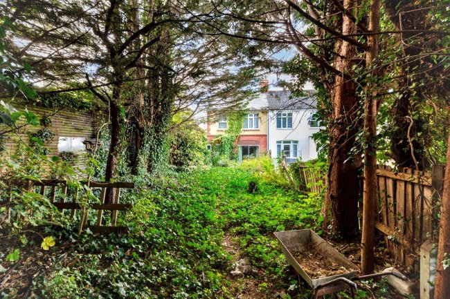 30 Oakley Road, Luton, LU4 9PU 6