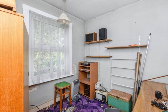 30 Oakley Road, Luton, LU4 9PU 6