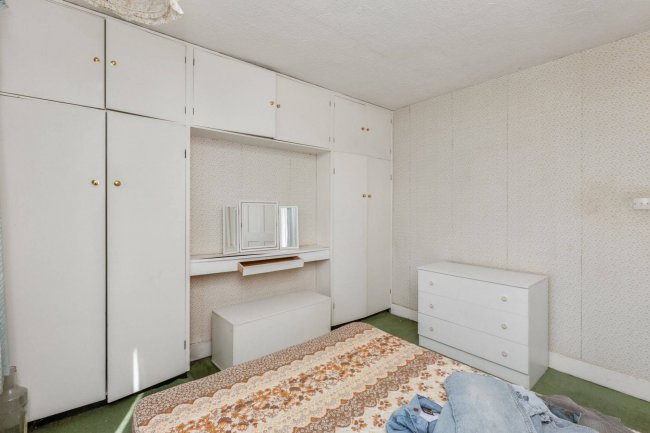 30 Oakley Road, Luton, LU4 9PU 6