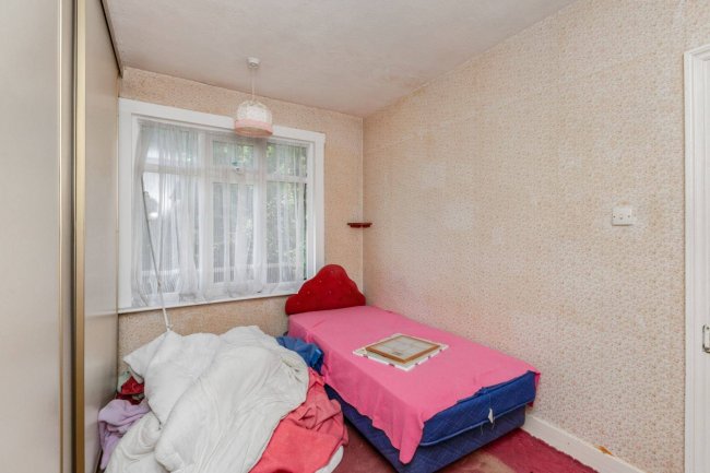 30 Oakley Road, Luton, LU4 9PU 6