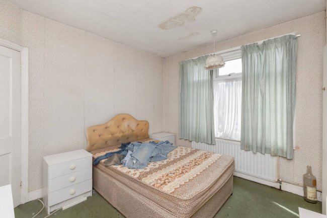 30 Oakley Road, Luton, LU4 9PU 6