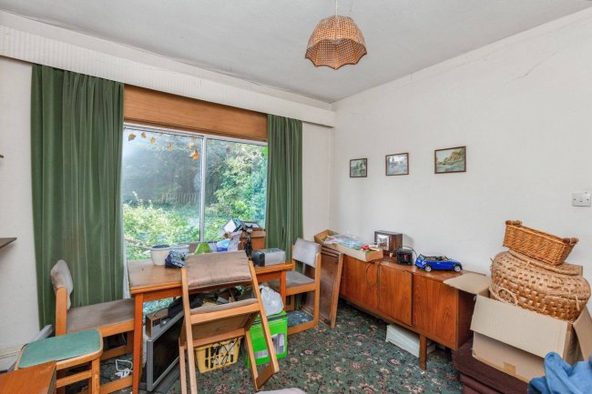 30 Oakley Road, Luton, LU4 9PU 6