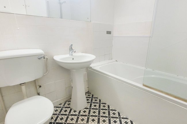 Flats 1 - 4, Newton Rise, 120 Brook Lane, Chester, Cheshire, CH2 2EU 5