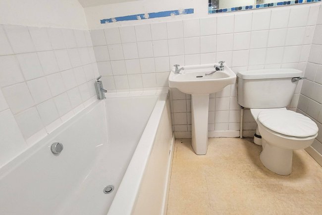 Flats 1 - 4, Newton Rise, 120 Brook Lane, Chester, Cheshire, CH2 2EU 5