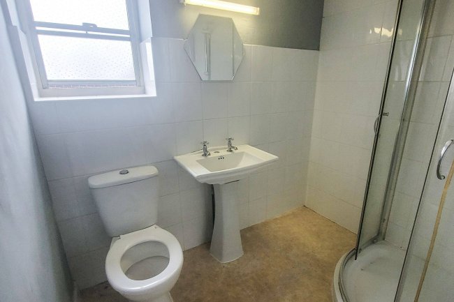 Flats 1 - 4, Newton Rise, 120 Brook Lane, Chester, Cheshire, CH2 2EU 5