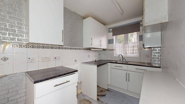 14 Silver Birch Avenue, Chingford, London, E4 8YT 9