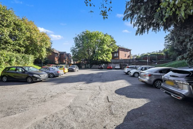 32 Aldwyck Court, Leighton Buzzard Road, Hemel Hempstead, HP1 1SH 8