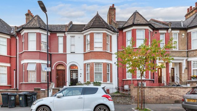Flat B, 17 Durley Road, Stamford Hill, London, N16 5JW 2