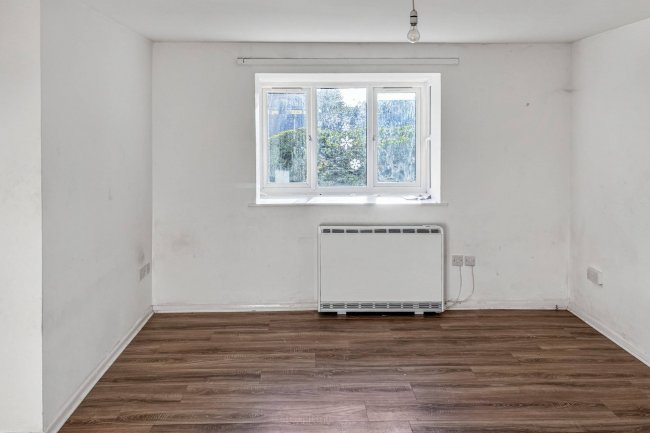 135 Chestnut Road, Vange, Basildon, Essex, SS16 4TD 8