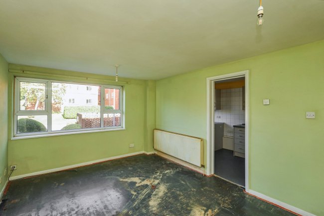 6 Bridge Court, Hillside Road, Harpenden, Hertfordshire, AL5 4DH 7