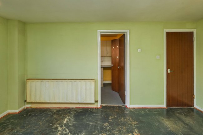 6 Bridge Court, Hillside Road, Harpenden, Hertfordshire, AL5 4DH 7