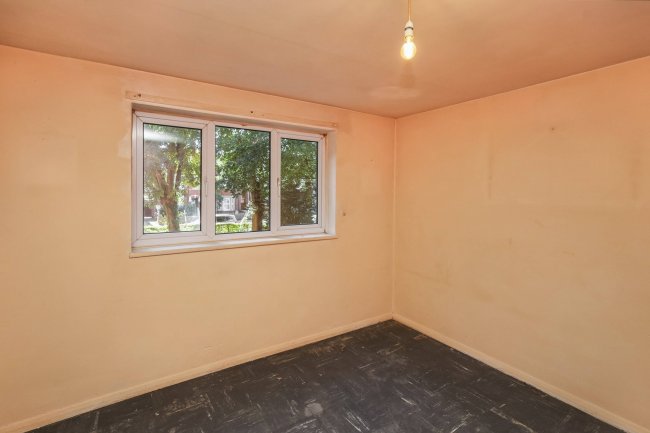 6 Bridge Court, Hillside Road, Harpenden, Hertfordshire, AL5 4DH 7