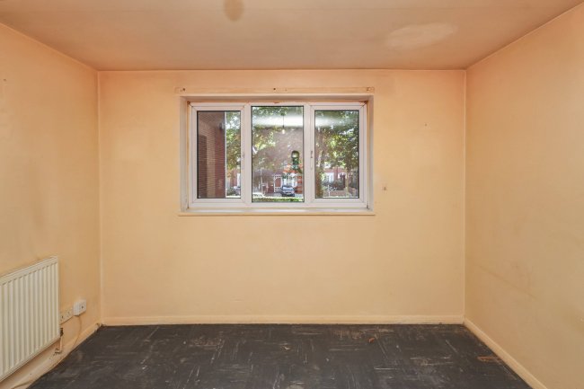 6 Bridge Court, Hillside Road, Harpenden, Hertfordshire, AL5 4DH 7