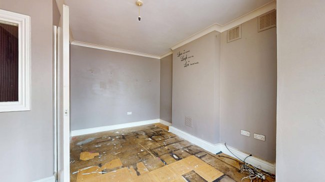 Flat 1, 75 Regina Road, Southall, UB2 5PW 3