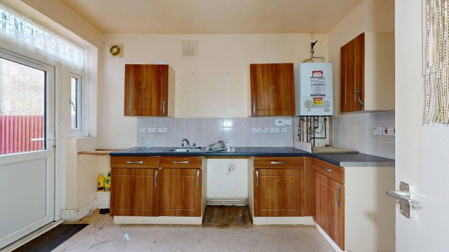 Flat 1, 75 Regina Road, Southall, UB2 5PW 3