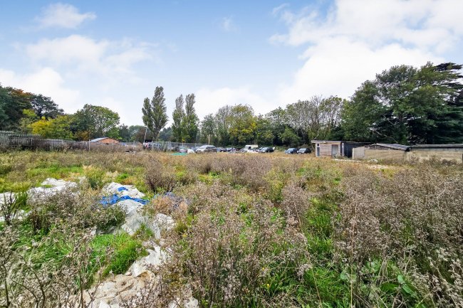 Fernlea Farm, Golf Road, Kenley, CR8 5ES 9