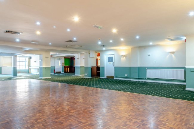 Newport Social Club, 40 Pyle Street, Isle of Wight PO30 1XB 8