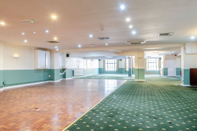 Newport Social Club, 40 Pyle Street, Isle of Wight PO30 1XB 8