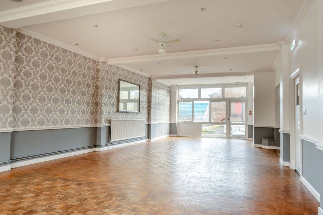 Newport Social Club, 40 Pyle Street, Isle of Wight PO30 1XB 8