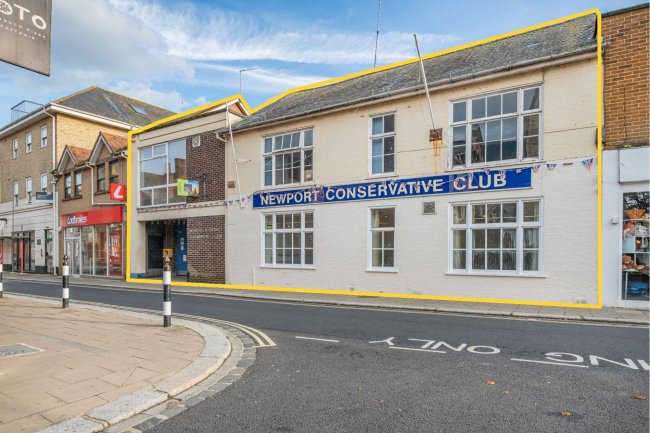 Newport Social Club, 40 Pyle Street, Isle of Wight PO30 1XB 8