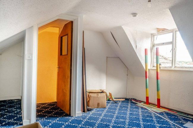 Newport Social Club, 40 Pyle Street, Isle of Wight PO30 1XB 8