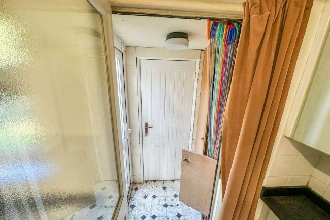 8 Harris Road, Ashton Keynes, Wiltshire, SN6 6PQ 2