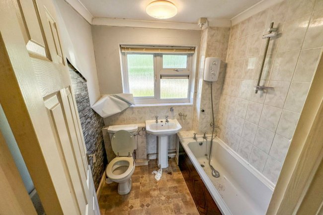 8 Harris Road, Ashton Keynes, Wiltshire, SN6 6PQ 2