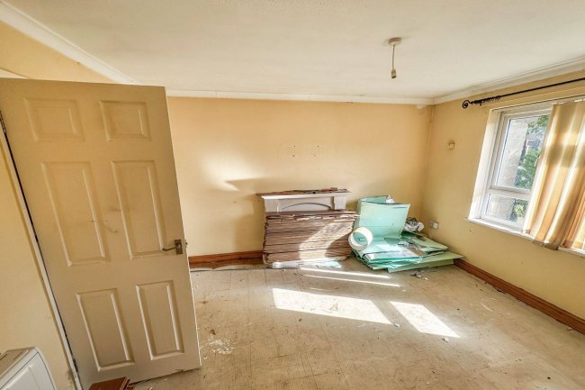 8 Harris Road, Ashton Keynes, Wiltshire, SN6 6PQ 2