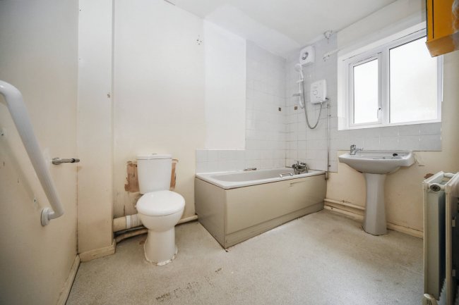 27 Venice Street, Bolton, Greater Manchester, BL3 4AE 3