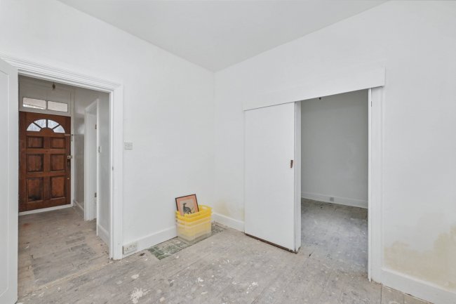 52 Lea Road, Enfield, EN2 0LE 9