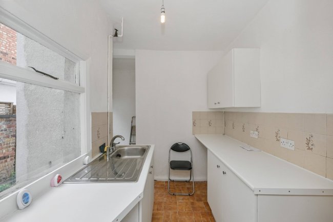 52 Lea Road, Enfield, EN2 0LE 9