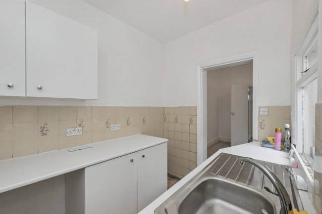 52 Lea Road, Enfield, EN2 0LE 9