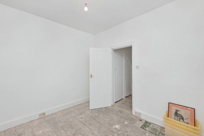 52 Lea Road, Enfield, EN2 0LE 9