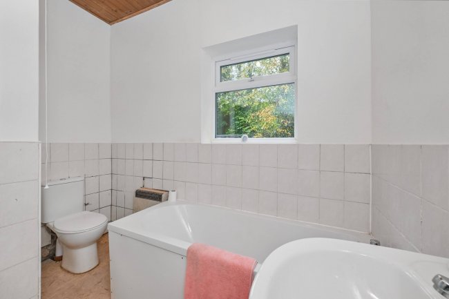 52 Lea Road, Enfield, EN2 0LE 9