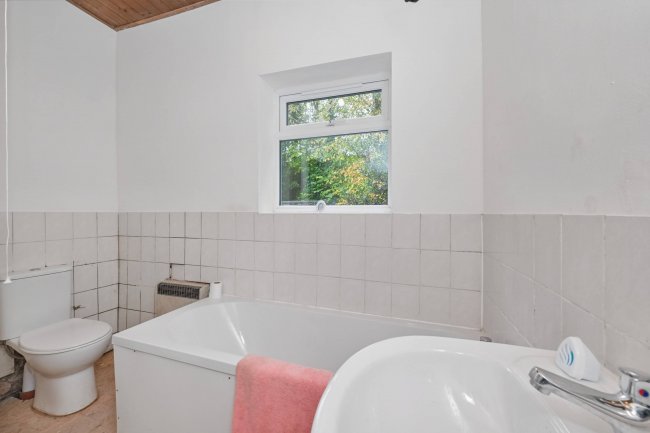 52 Lea Road, Enfield, EN2 0LE 9