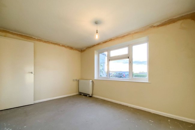 35 Fairfield, Royal Wooton Bassett, Wiltshire, SN4 7HJ 2