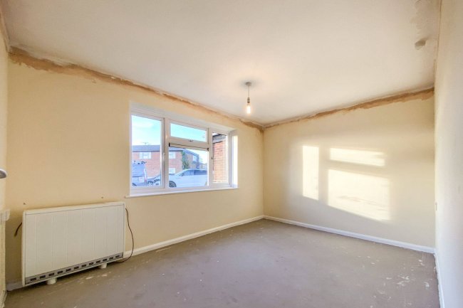 35 Fairfield, Royal Wooton Bassett, Wiltshire, SN4 7HJ 2