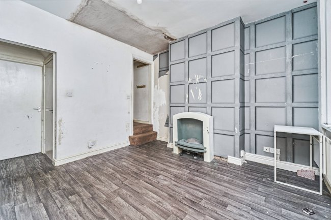 31 Booth Street, Darlaston, Wednesbury, West Midlands, WS10 8JB 6