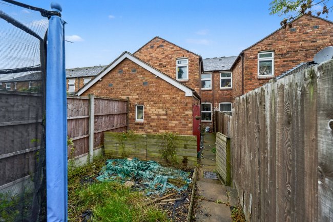 31 Booth Street, Darlaston, Wednesbury, West Midlands, WS10 8JB 6