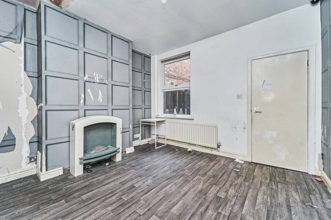 31 Booth Street, Darlaston, Wednesbury, West Midlands, WS10 8JB 6