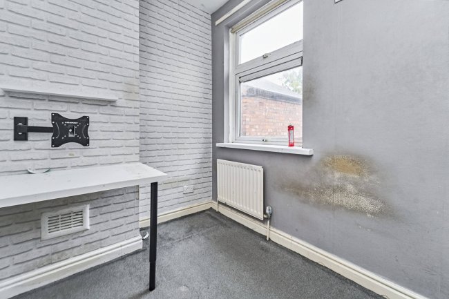 31 Booth Street, Darlaston, Wednesbury, West Midlands, WS10 8JB 6