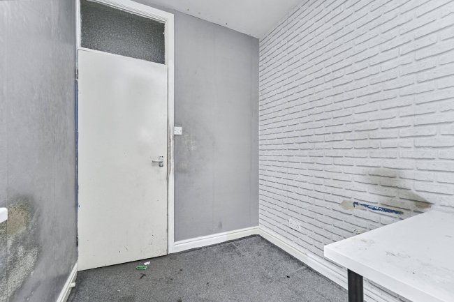 31 Booth Street, Darlaston, Wednesbury, West Midlands, WS10 8JB 6