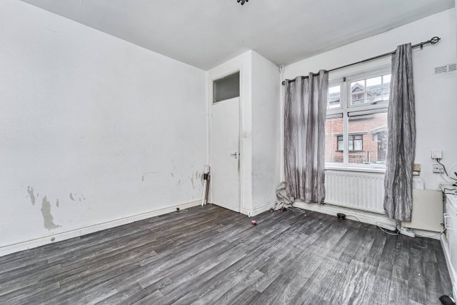 31 Booth Street, Darlaston, Wednesbury, West Midlands, WS10 8JB 6