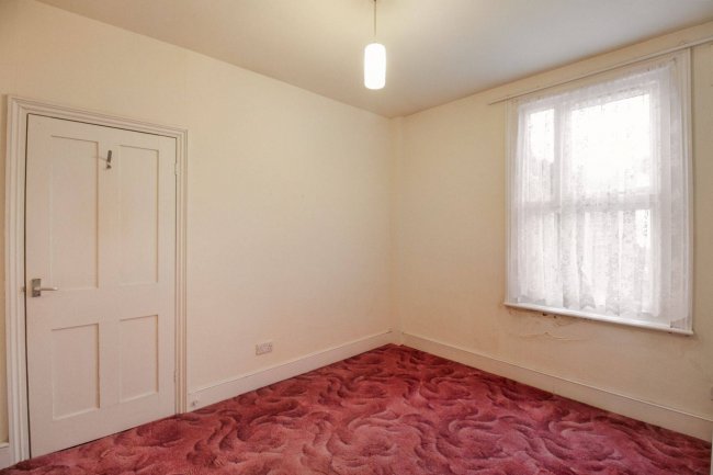 35 Mathews Park Avenue, Stratford, London E15 4AE 9