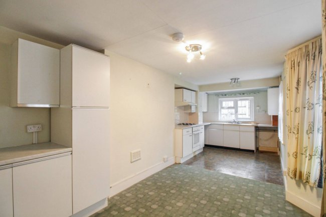 35 Mathews Park Avenue, Stratford, London E15 4AE 9